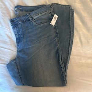 Old Navy Women’s Jeans Super Skinny Mid Rise size 20 plus